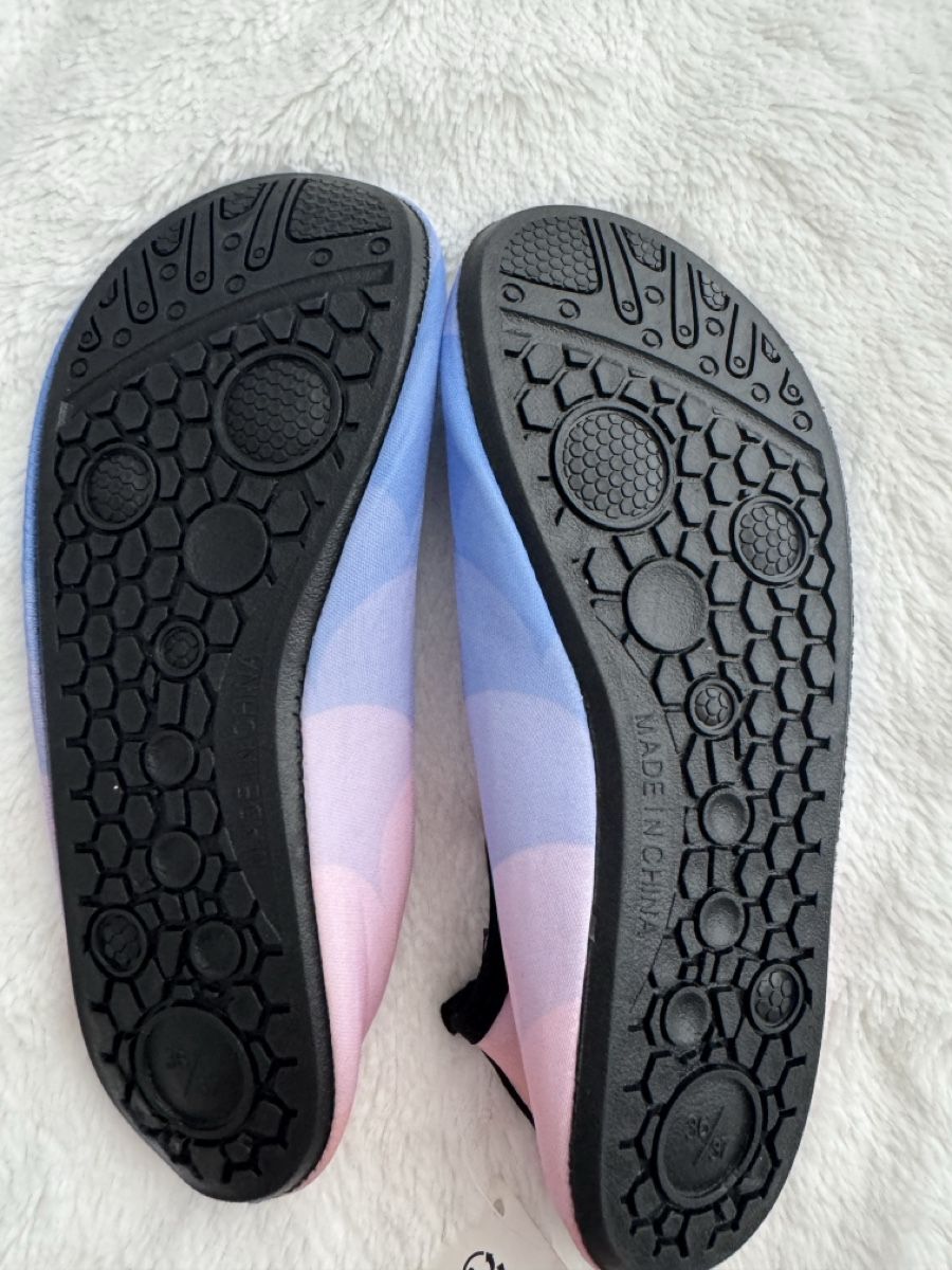 Scarpe per ragazzi: Wasserschuhe Grösse 36/37 - NEU! – Nuovo e nell'imballaggio originale da Sins venduto da sum_lv6d 2