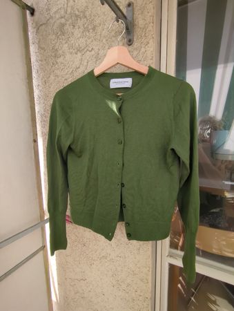 Cardigan La Redoute grün Grösse S mit kleinem Defekt
