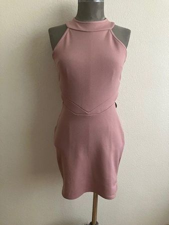 Robe rose élégante et sexy avec découpes 👗 T 40