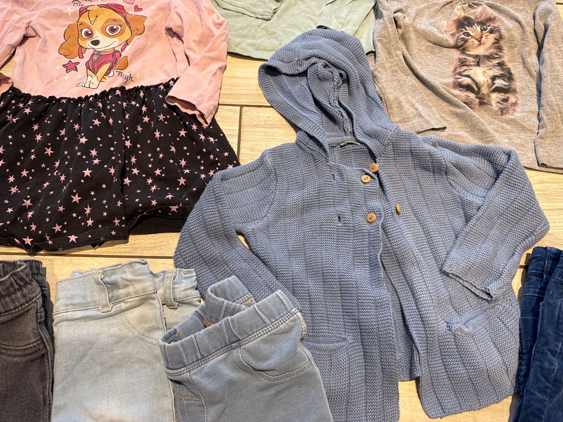 Lotti & Set di vestiti: Mädchen Kleiderpaket Herbst 92 – Usato da Gelterkinden venduto da Familienferien 3