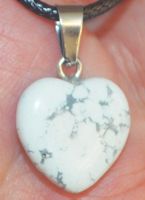 Halskette Y-697 – Herz – Howlith – 16x16mm