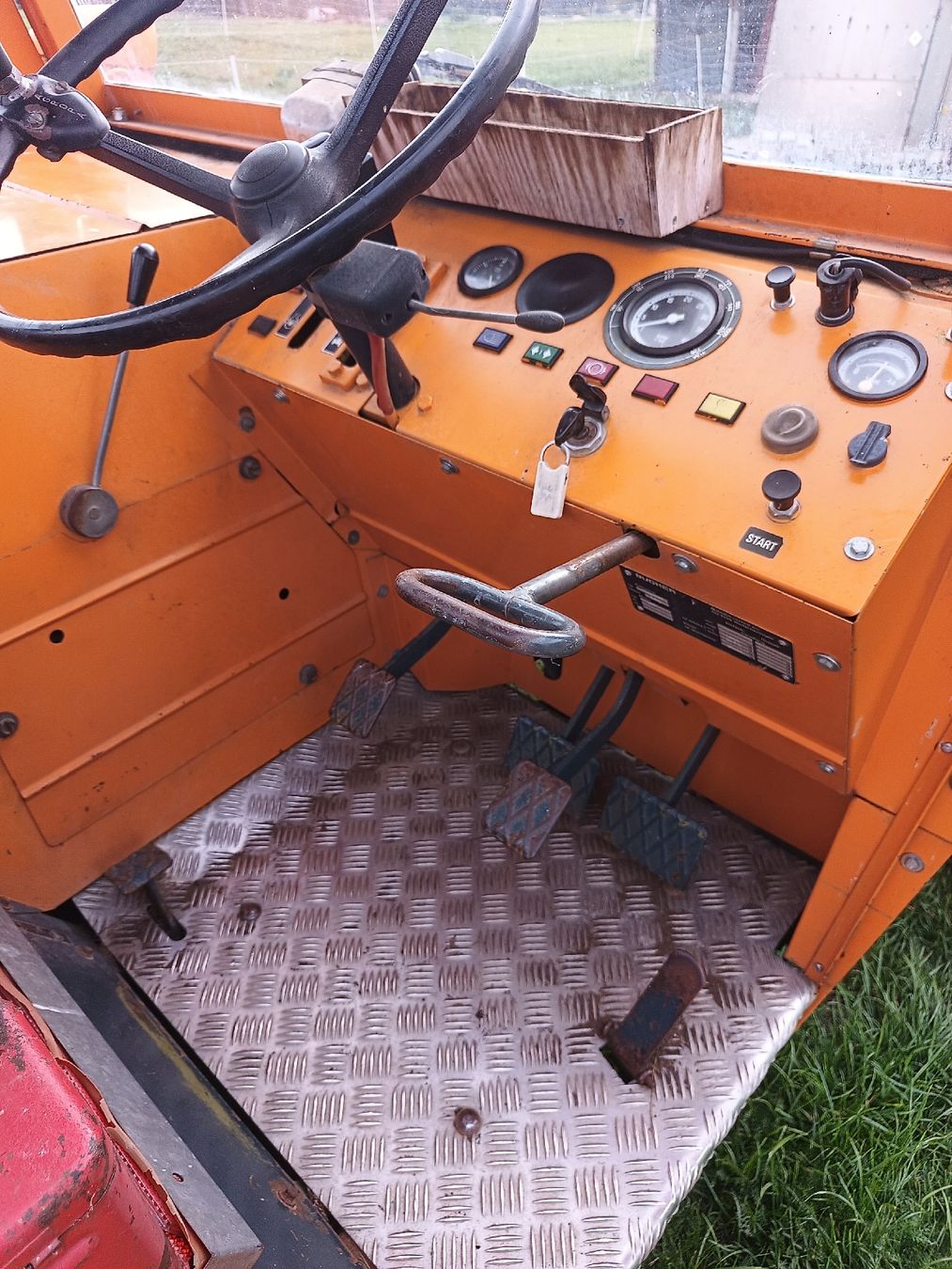 Trattori: tracteur bucher TM 1000 – Usato da La Chaux-du-Milieu venduto da nrvo 2