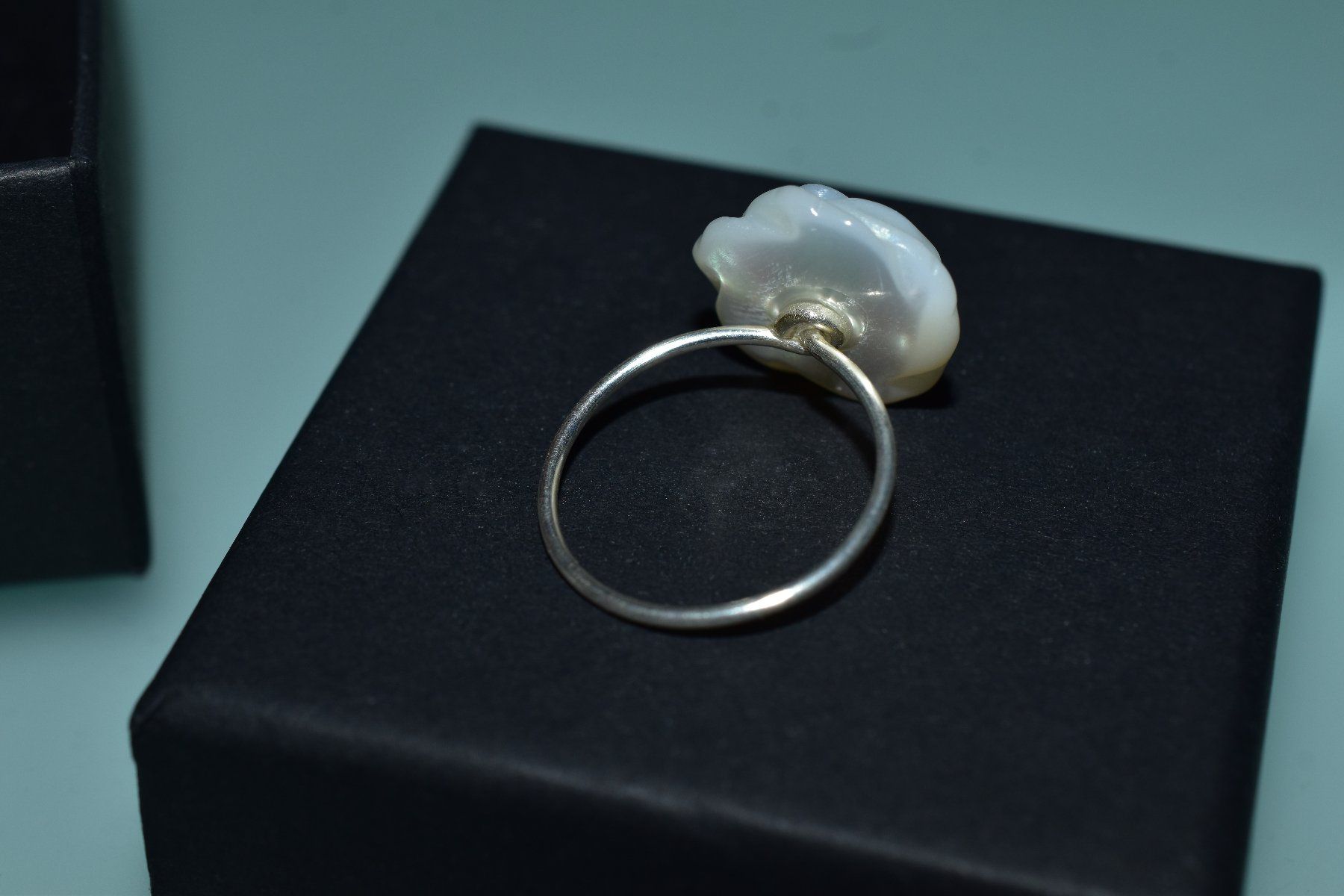 Anelli: Damen Ring aus Sterlingsilber mit Blume aus Perlmutt, 52 – Nuovo e nell'imballaggio originale da Laufen venduto da flowerfan 2