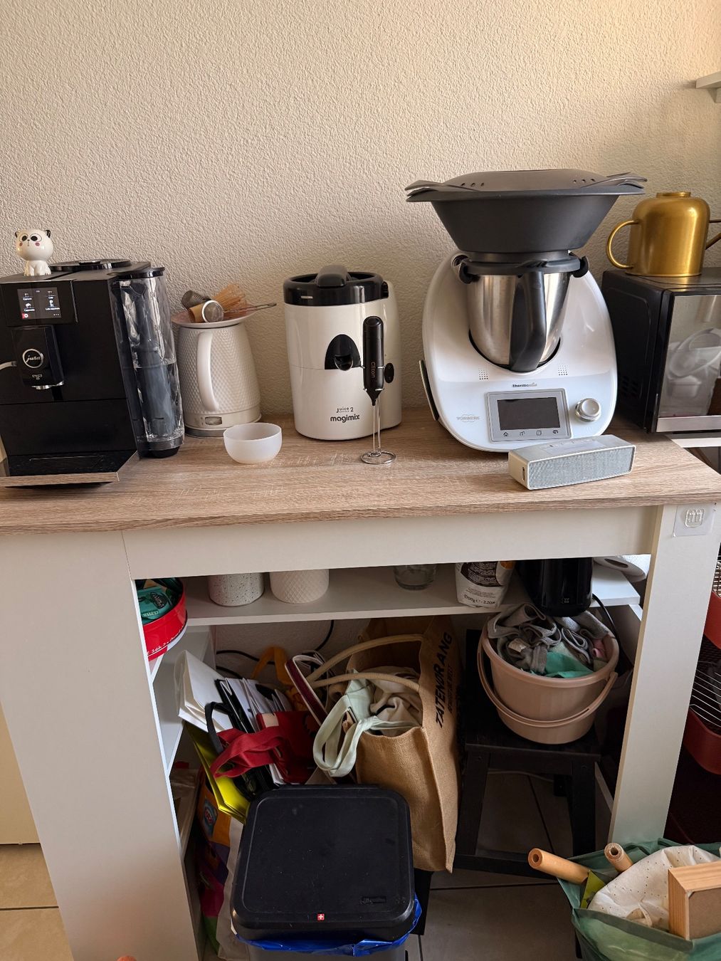 Tische: Bar / High table – Gebraucht aus Zürich von July.C