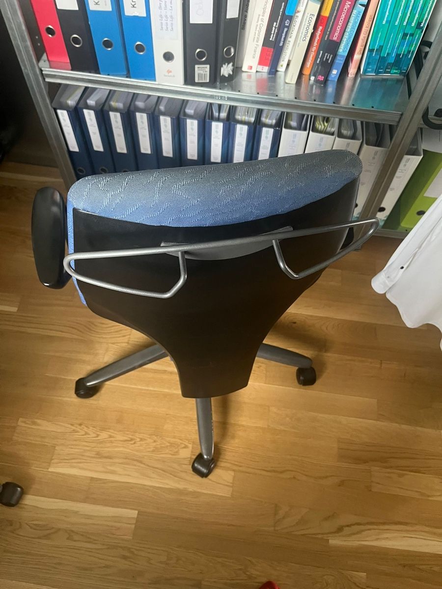 Stühle: Bürostuhl – Gebraucht aus Oberkirch LU von Gmerz 3