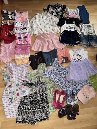 Mädchen Kleiderpaket Grösse 122/128
