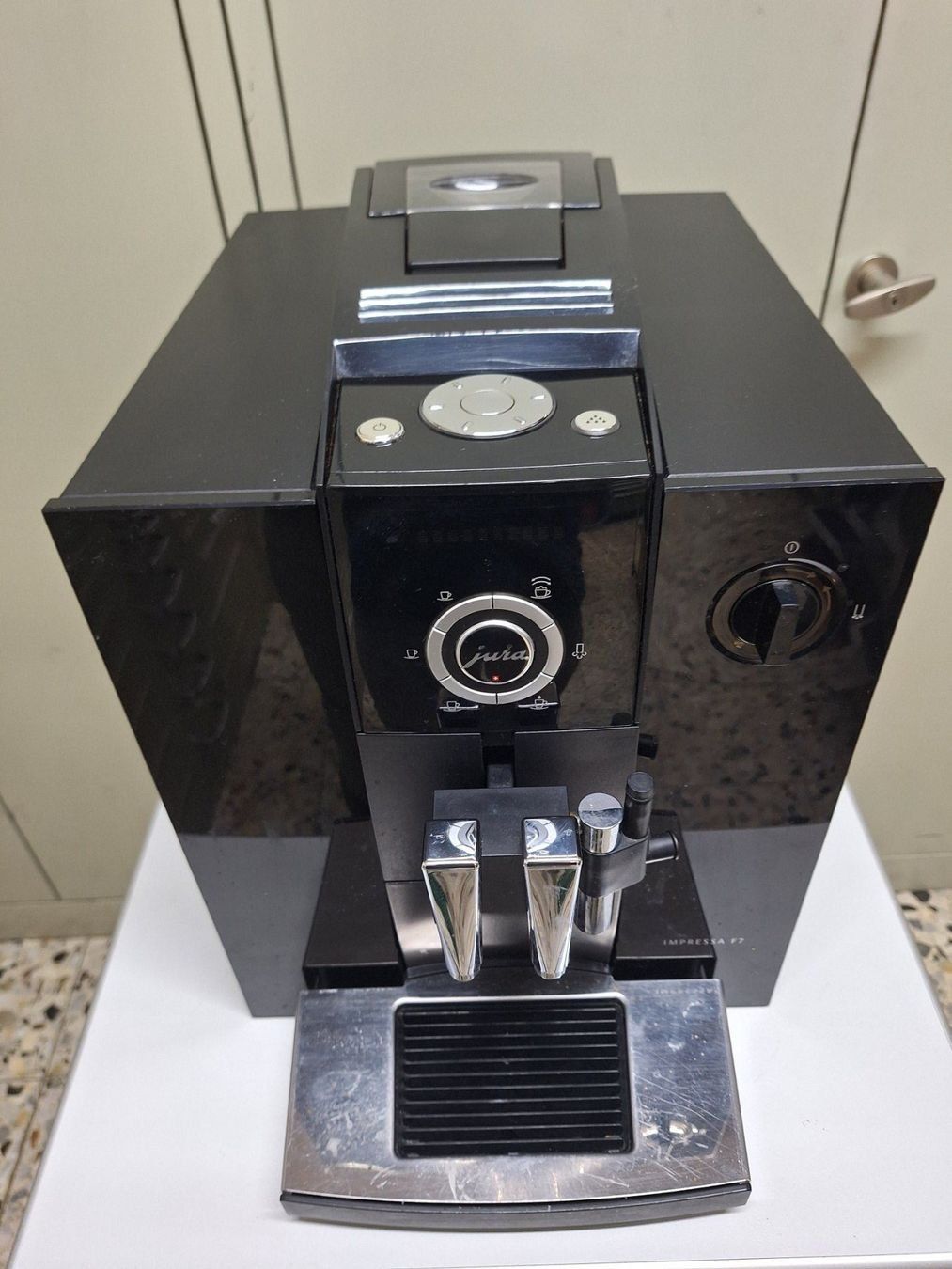 Jura Kaffeemaschinen & Espressomaschinen: Jura F 7 – Defekt aus Zürich von mimi_zh