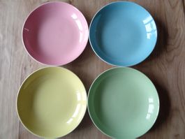 4 LILIEN PORZELLAN TELLER ROSA BLAU GELB GRÜN VINTAGE