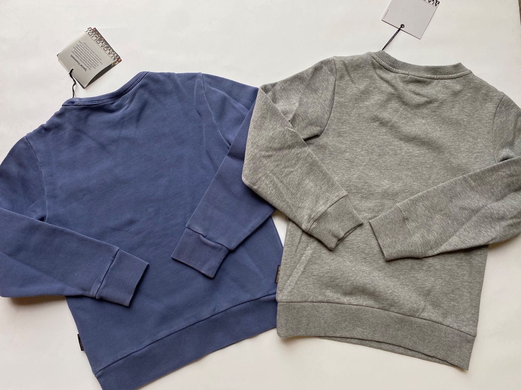 Napapijri Maglioni & Felpe: Napapijri Pull Enfants Taille 8 ans -50% – Nuovo e nell'imballaggio originale da Orbe venduto da D-stockFactory-Orbe 1