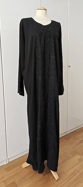 Robes: Abaya/Kleid schwarz, grosse Grösse – D'occasion à Basel par ukhtyy