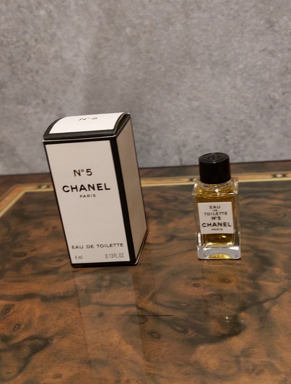 Chanel Profumi & Eau de Toilette: Chanel No.5 4ml mit Originalverpackung – Usato da Thayngen venduto da Sylv0