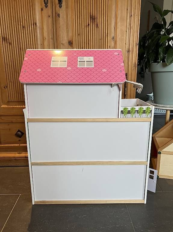 Puppenhäuser & -möbel: Puppenhaus mit Klingel – Gebraucht aus Winterthur von kayas13 2