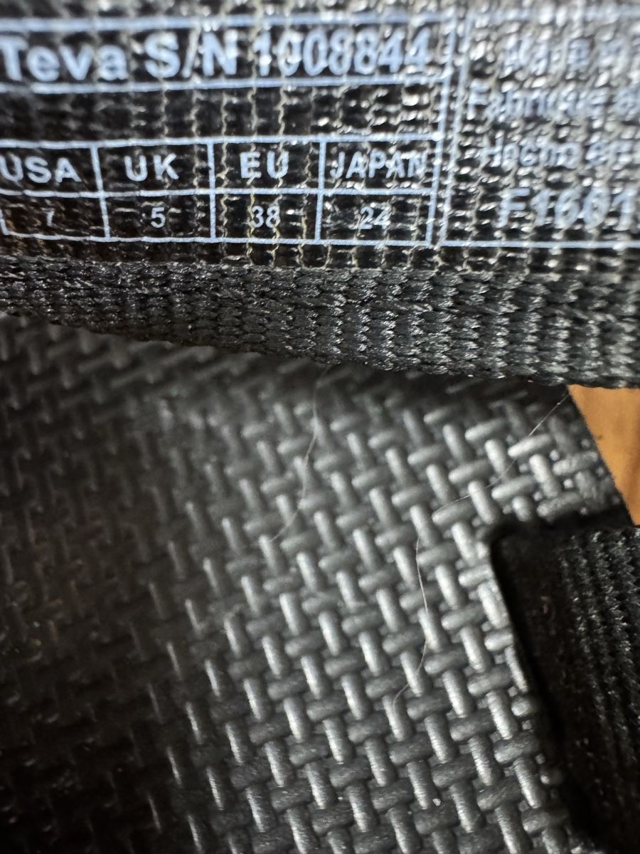 Teva Scarpe da donna: Teva Sandalen, Gr. 38 - – Nuovo (secondo la descrizione) da Haldenstein venduto da nicB74 4
