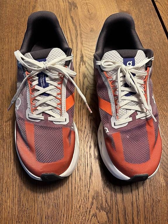On Chaussures hommes: ON Cloudsurfer Next. Grösse 42 – D'occasion à Luzern par sim_b9d2 1