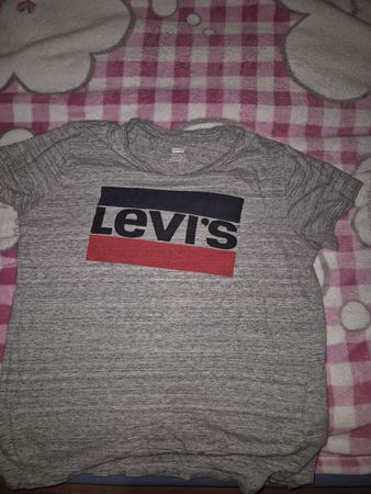 Levi's T-Shirt Grau mit Logo - Top Zustand für den Sommer!