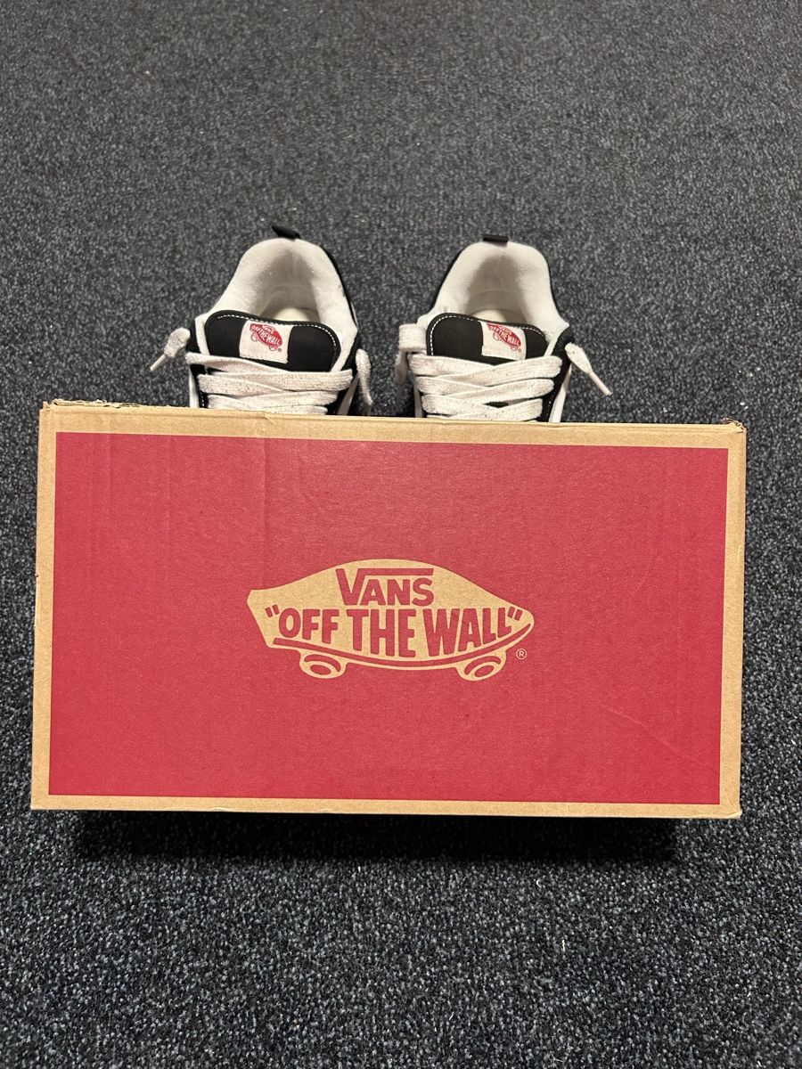 Vans Herrenschuhe: Vans Knu Skool Gr. 44 – Neu und originalverpackt aus Frauenfeld von xLimo