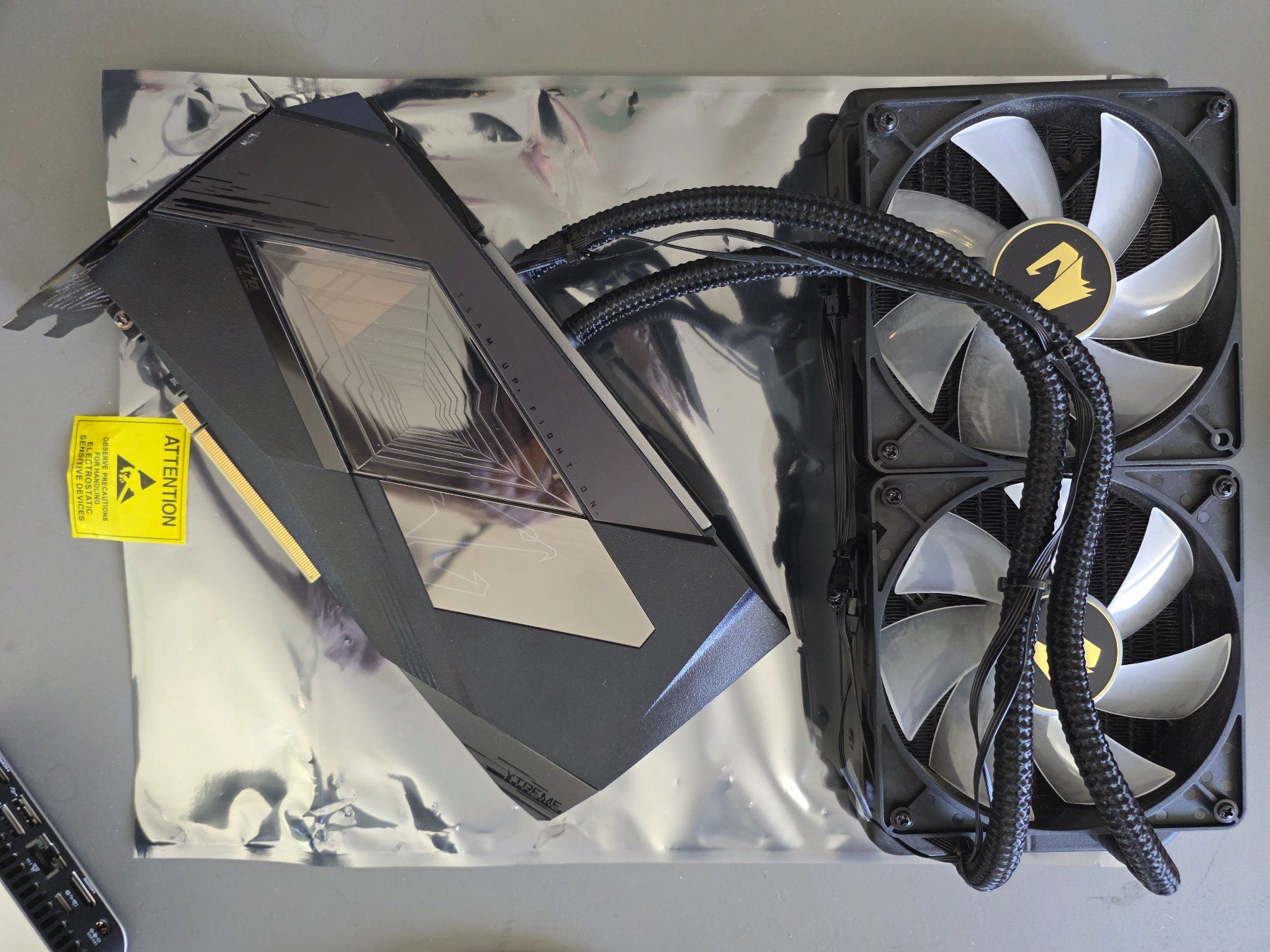 Grafikkarten: AORUS GeForce RTX 3090 XTREME WATERFORCE 24G – Gebraucht aus Domdidier von Lintv 1