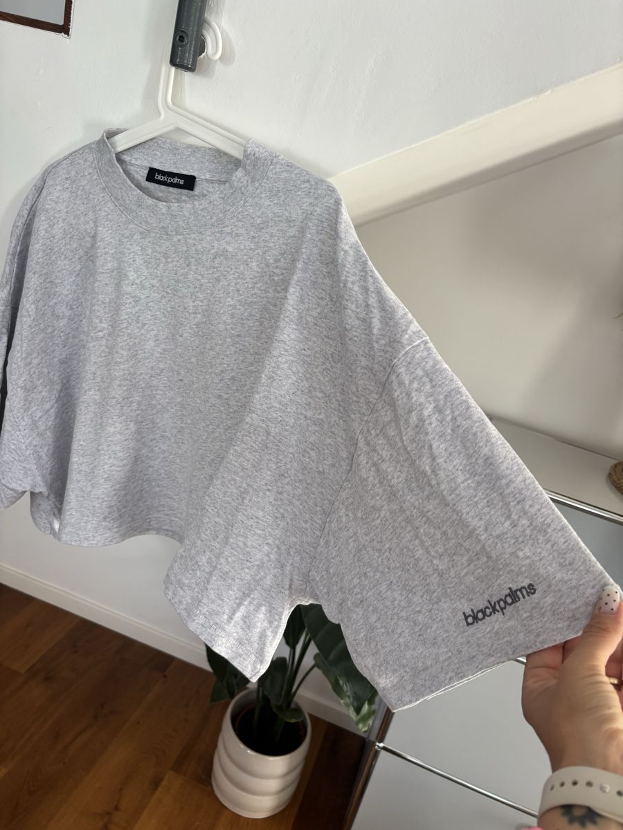 T-shirts: Cropped T-Shirt Black Palms  – Neuf (Voir description) à Schaan par Nina.Zander_1990 2