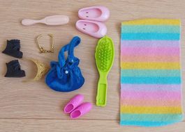Barbie Zubehör Haarbürste, Ballettschuhe,Tasche usw.