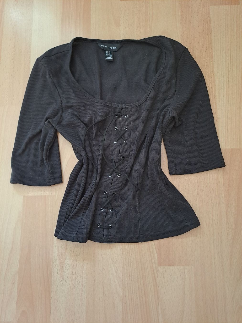 New Look T-shirt: schwarzes Damen T-Shirt – Usato da Rothenburg venduto da 123odermatt 1
