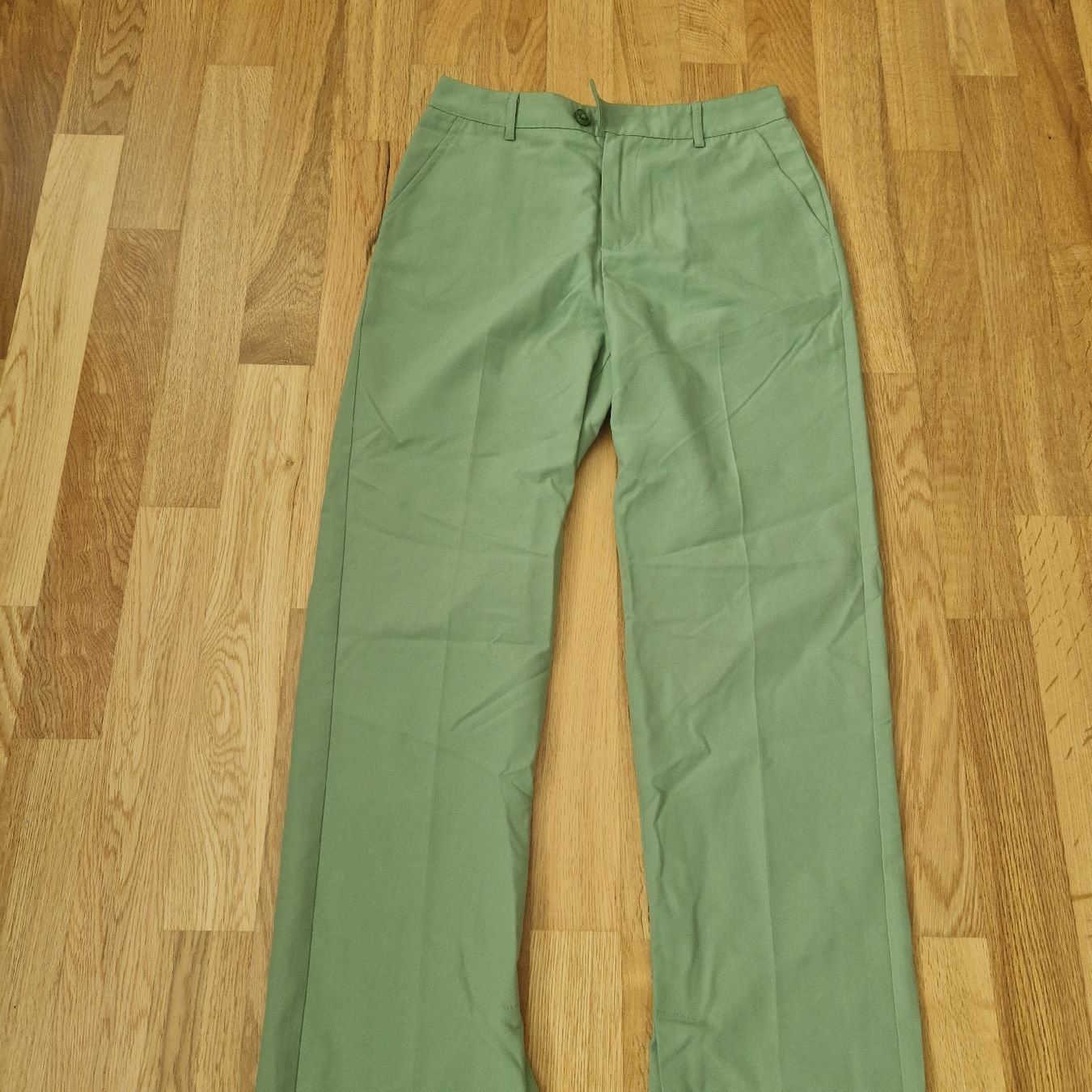 Benetton Pantaloni: Schicke Hose Damen Gr. 36 Benetton grün – Nuovo (secondo la descrizione) da Frenkendorf venduto da gca_d2qp