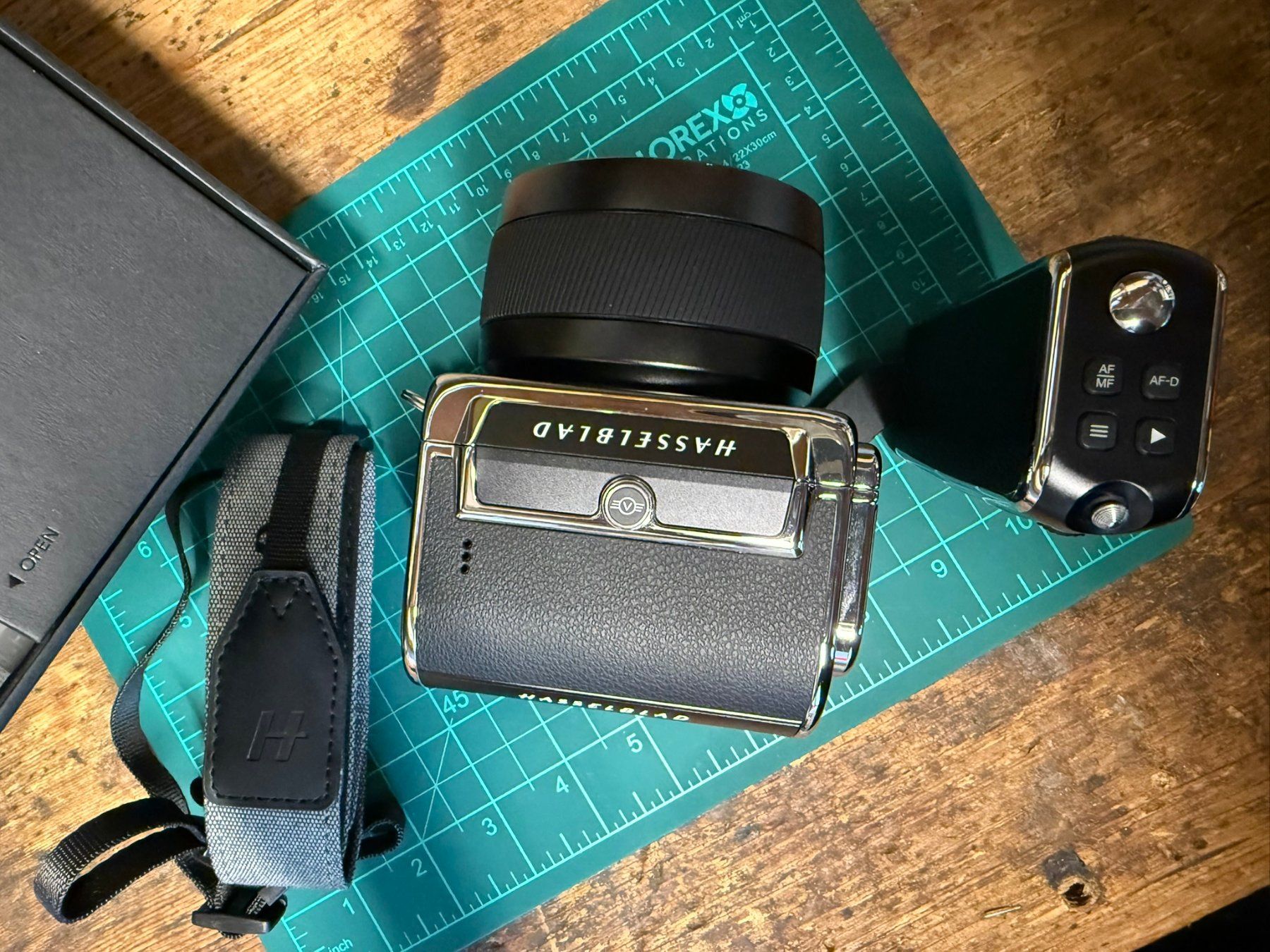 Hasselblad Appareil photo: Hasselblad 907X & CFV 100C mit 907X Control Grip – Neuf (Voir description) à Prêles par rs4b07 1