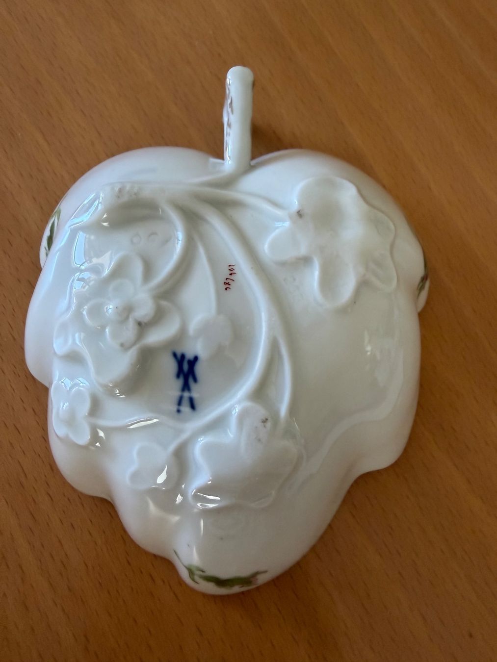 Ciotole: Meissen Blattschale Pralinen Schale – Usato da Nussbaumen AG venduto da normajeanbaker
