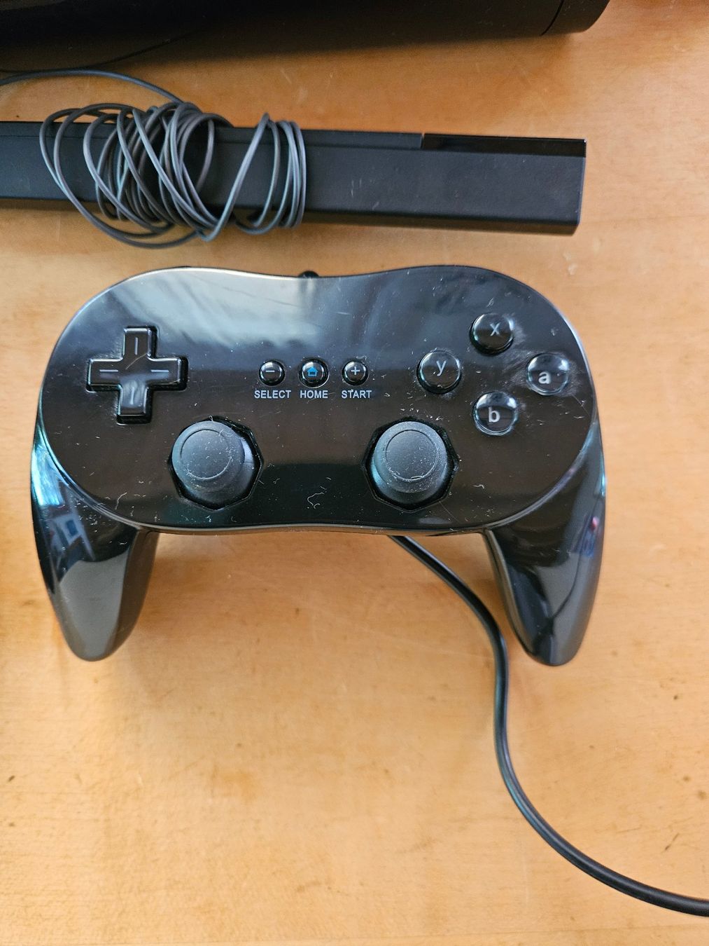 Nintendo Console: Nintendo Wii U Konsole Pro Controller Sensor Bar Set – Usato da Balzers venduto da Rocknroli 2
