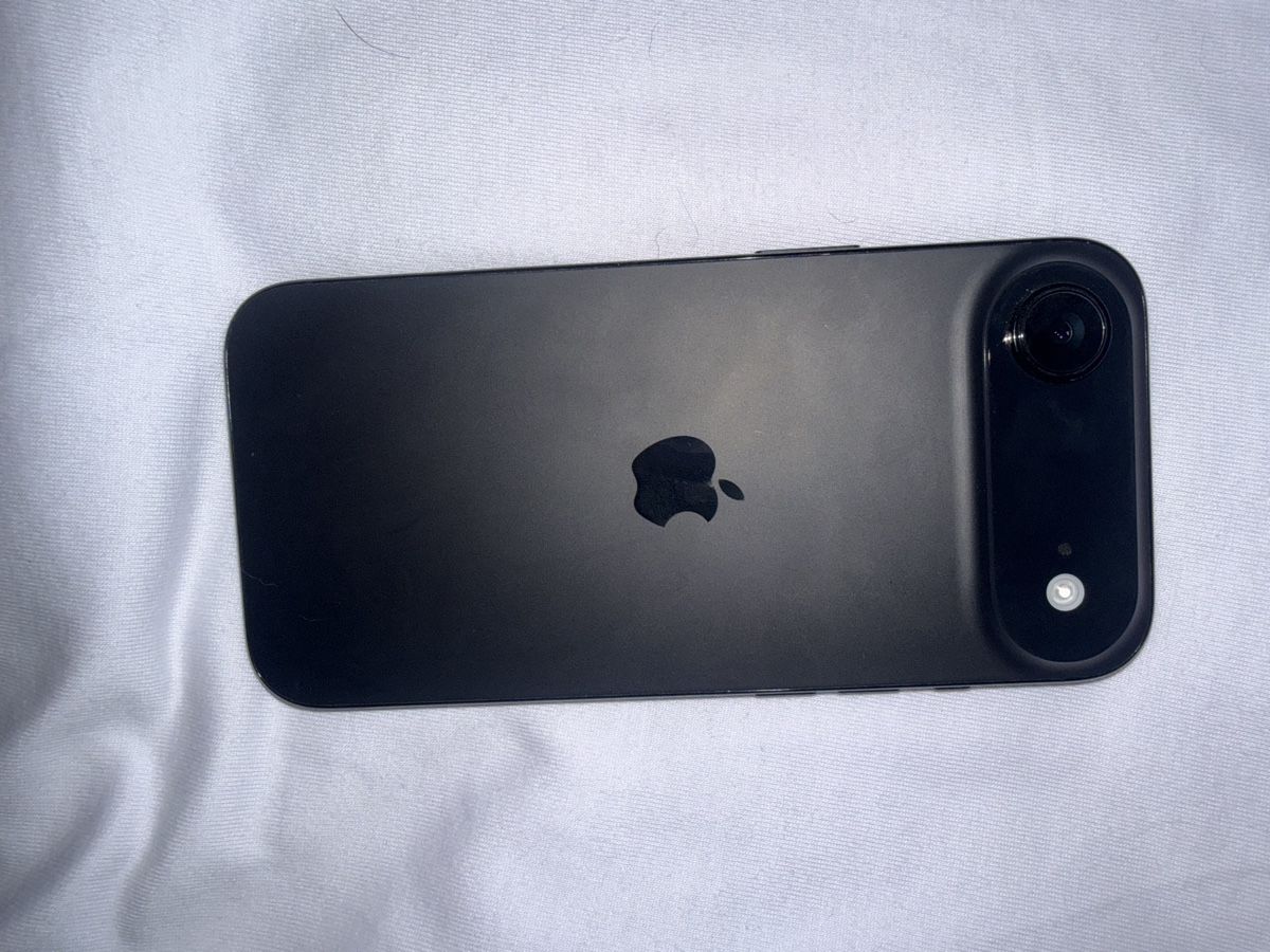 Apple Handys / Smartphones: Iphone Air 512 GB 100% Batterie 13 Ladezyklen – Neu (gemäss Beschreibung) aus Suhr von sch_6fhh