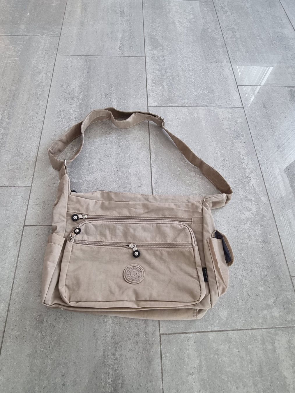 Borse da donna: Umhängetasche, Tasche – Usato da Wiesendangen venduto da Sinhuk