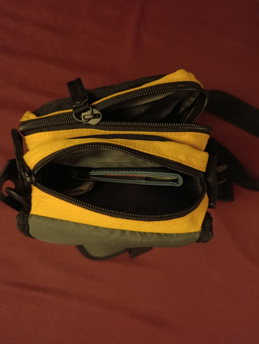 Caterpillar Taschen: sacoche Caterpillar  – Gebraucht aus Courtelary von mitounet 3