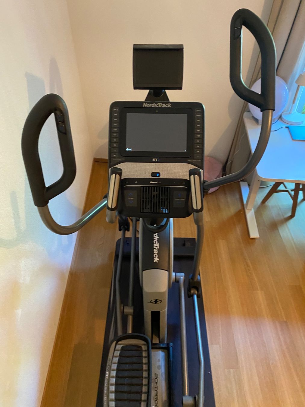 NordicTrack Hometrainer: NordicTrack Elliptical Cross Trainer – Usato da Wädenswil venduto da Ydm14 2