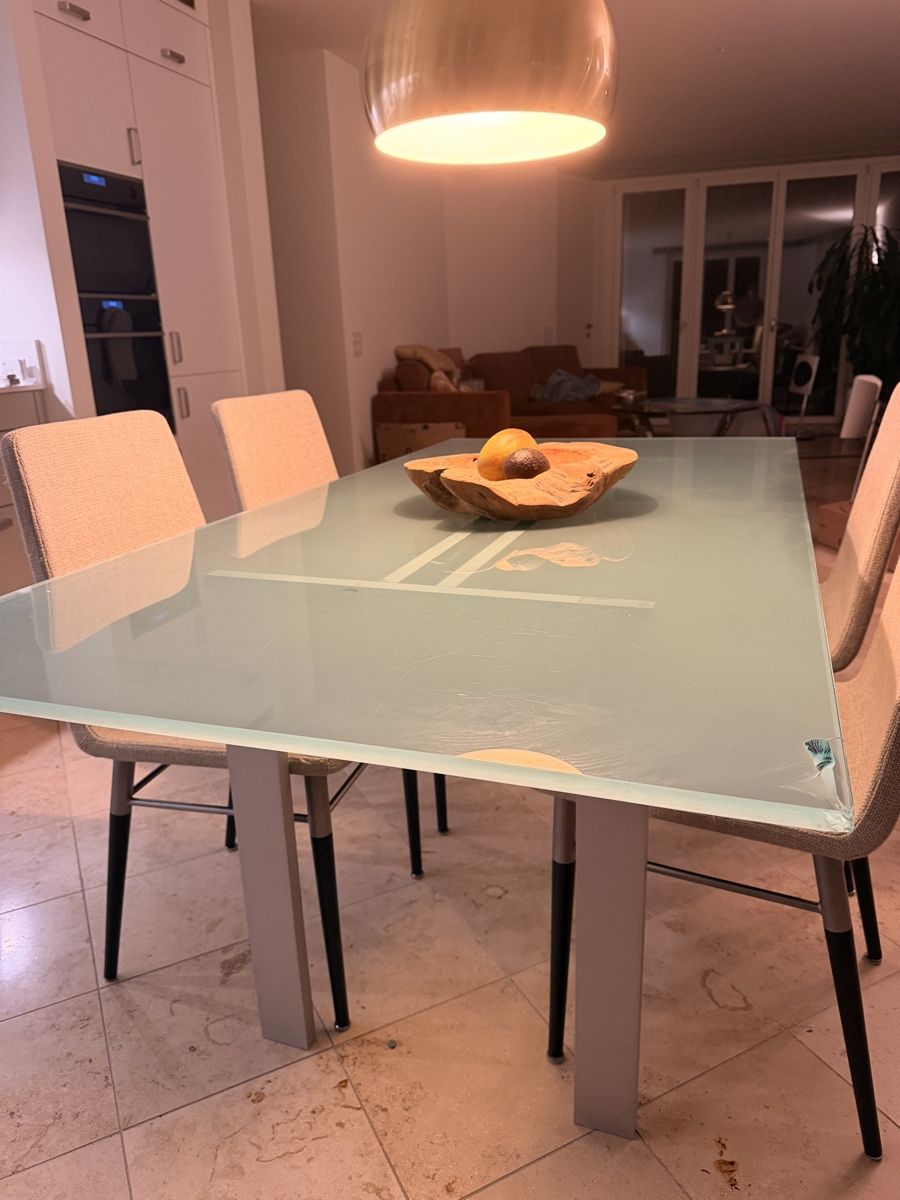 Tische: Designer Glastisch / Esstisch satiniert – Gebraucht aus Zürich von remarki 3