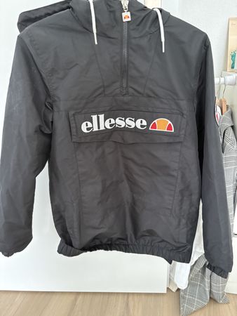 Stylische Übergangsjacke von ellesse Gr. S