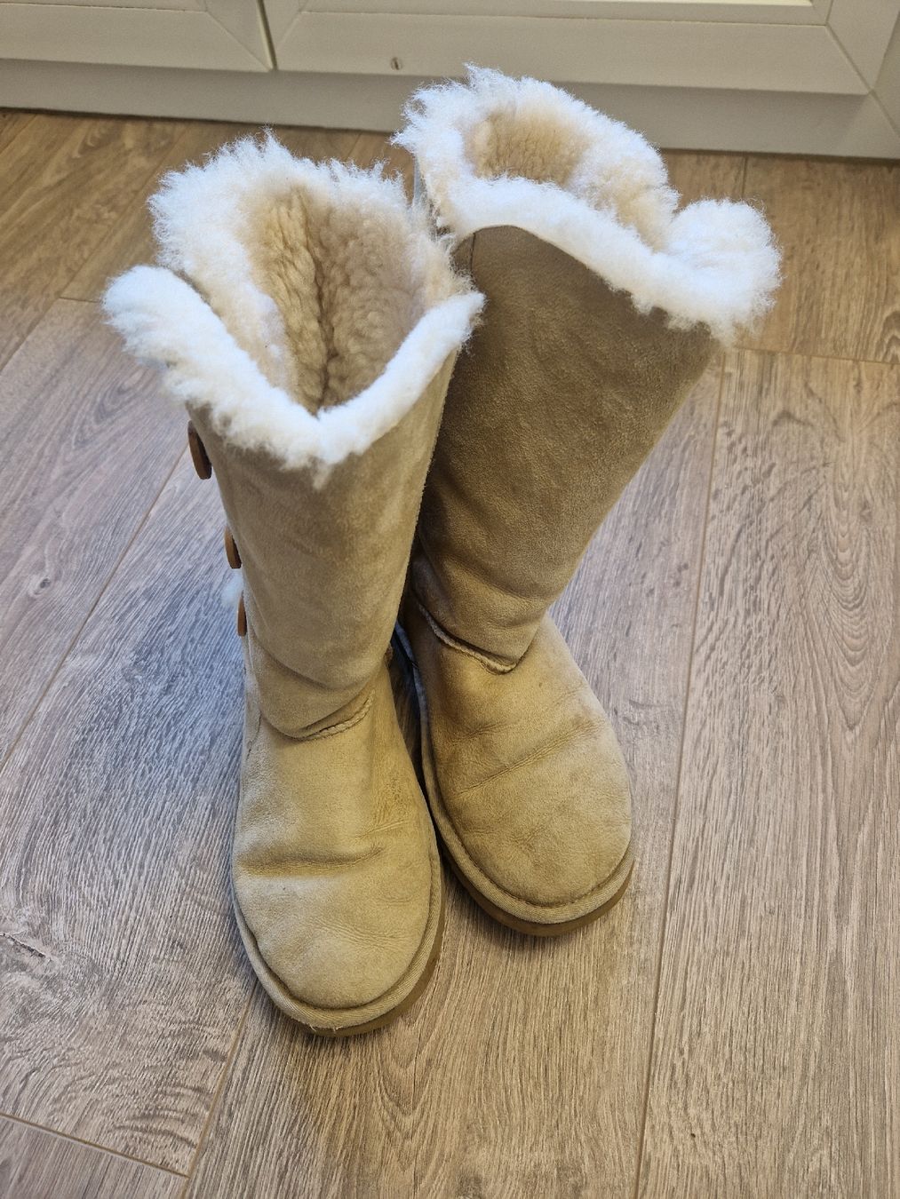 Ugg Scarpe da donna: UGG Australia Damen Winterstiefel, EU 36, Beige – Nuovo (secondo la descrizione) da Wettingen venduto da mor_76q7 3