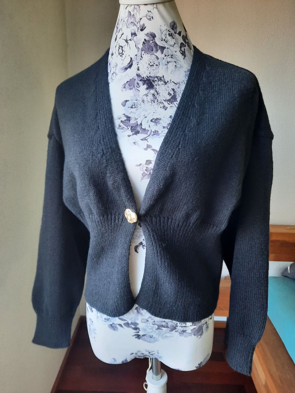 Jacken: Damen Strickjacke kurz NEU – Neu (gemäss Beschreibung) aus Buchs SG von miska01