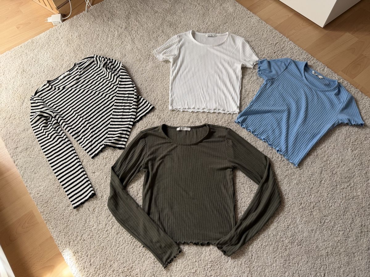 Only T-Shirts: 4er Set Damen T-Shirts, XS, ONLY – Gebraucht aus Abtwil SG von ann_z86v