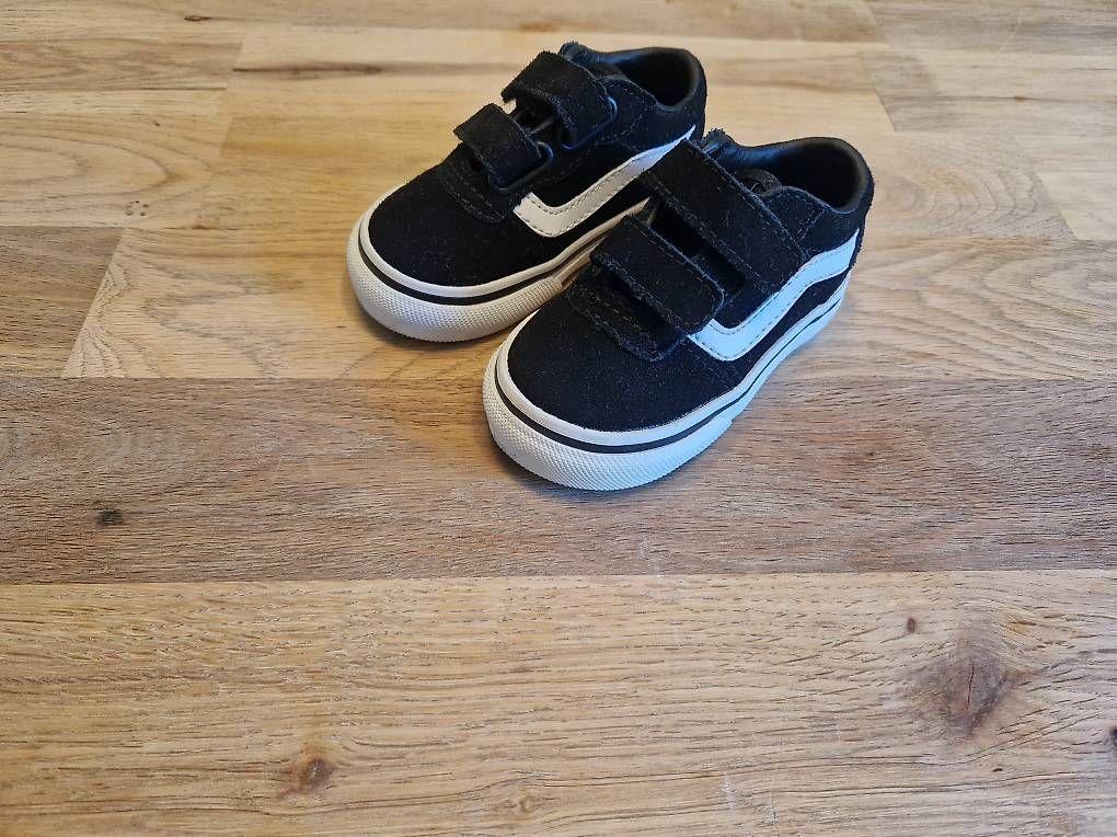Chaussures garçon: Vans Babyschuhe Grösse 19 – Neuf avec emballage d'origine à Rebstein par kus_q5pf 2