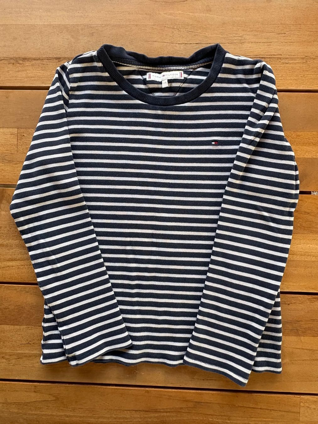 Tommy Hilfiger Camicie, T-shirt & Polo: Oberteil von Tommy Hilfiger, Grösse 128 – Usato da Aesch BL venduto da snezienka53