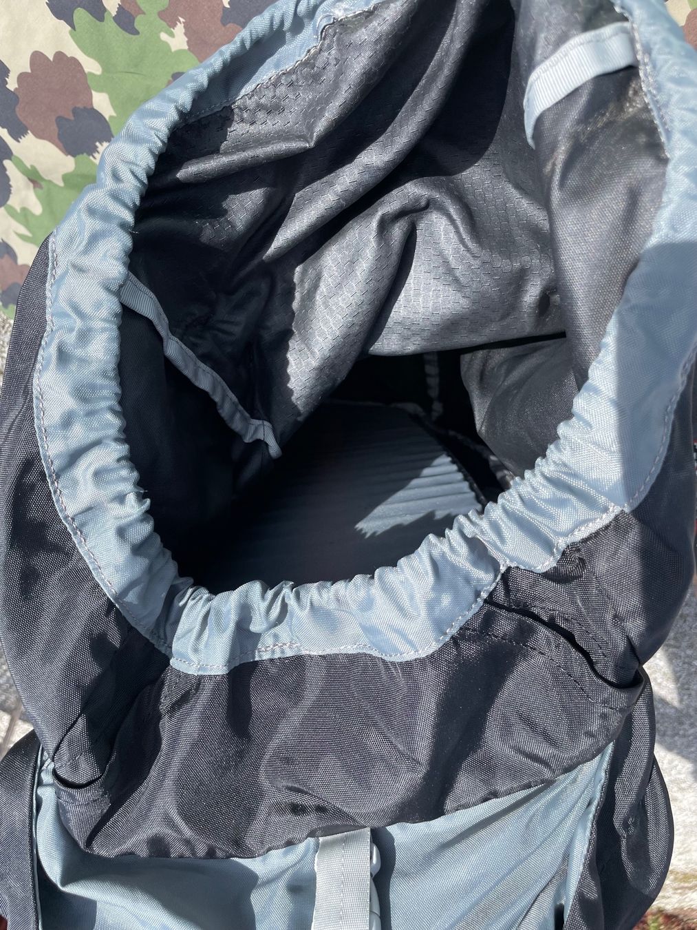 Mountain Hardwear Zaini: Vintage Y2K Mountain Hardware Backpack 25L – Usato da Zürich venduto da le_souk 5