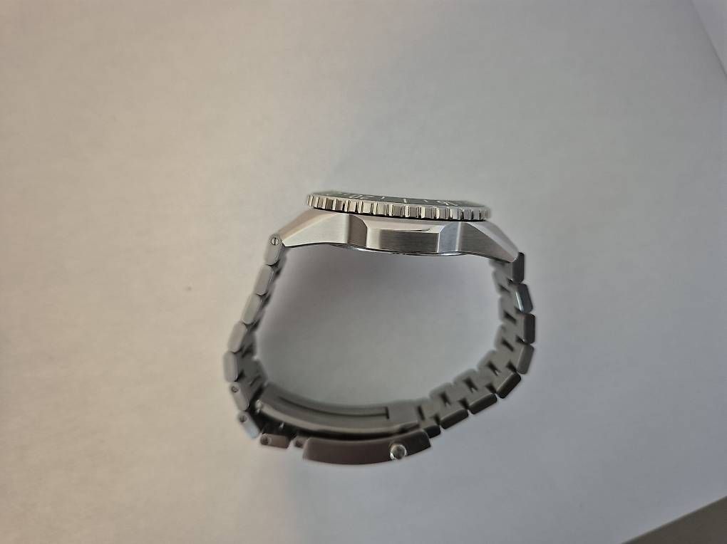 Montres: Formex REEF AUTOMATIC GMT COSC 300M GRÜN 42 MM – D'occasion à Dornach par Schoggibaum 3