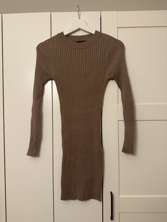 Strickkleid in trendigem braun Grösse M