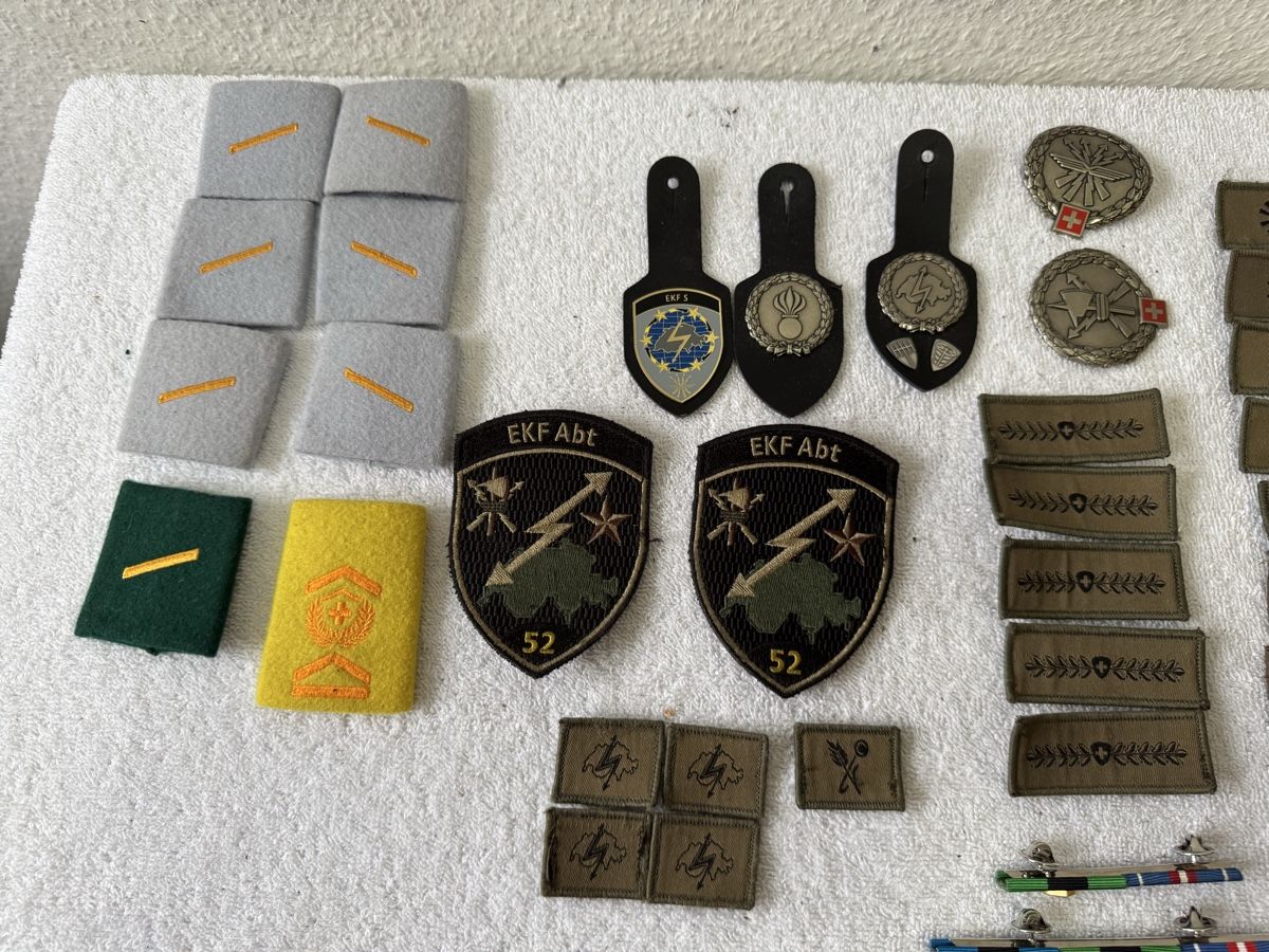 Schweizer Armee Plaketten & Abzeichen: Militär Abzeichen – Gebraucht aus Lenzburg von Meister_k 2