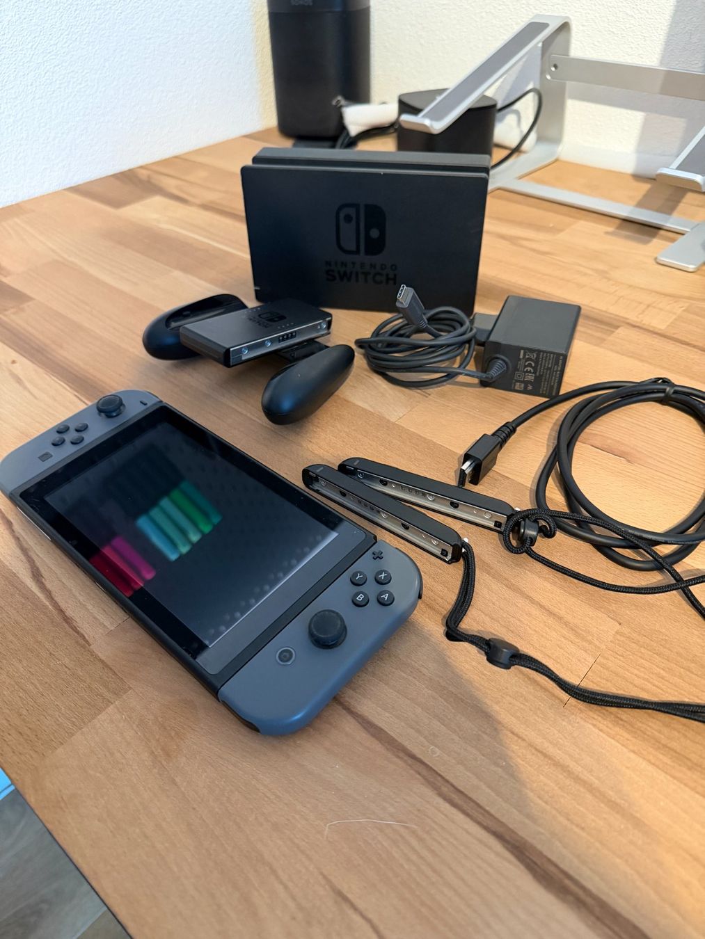 Nintendo Console: Nintendo Switch 1. Gen. mit Dock und Zubehör – Usato da Appenzell venduto da Greenalba1879 1