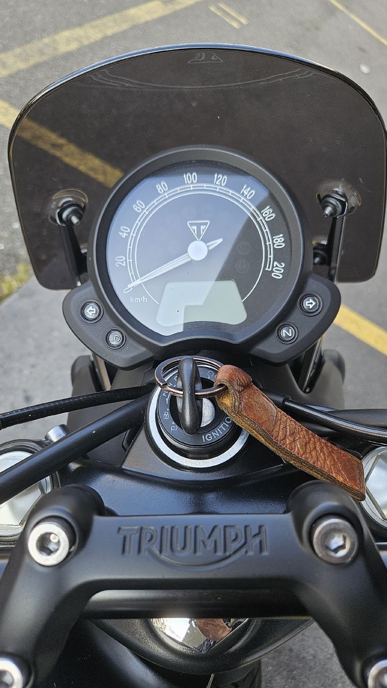 Triumph Strada: Triumph Speed Twin 900 – Usato da Zürich venduto da vso_76mz 7