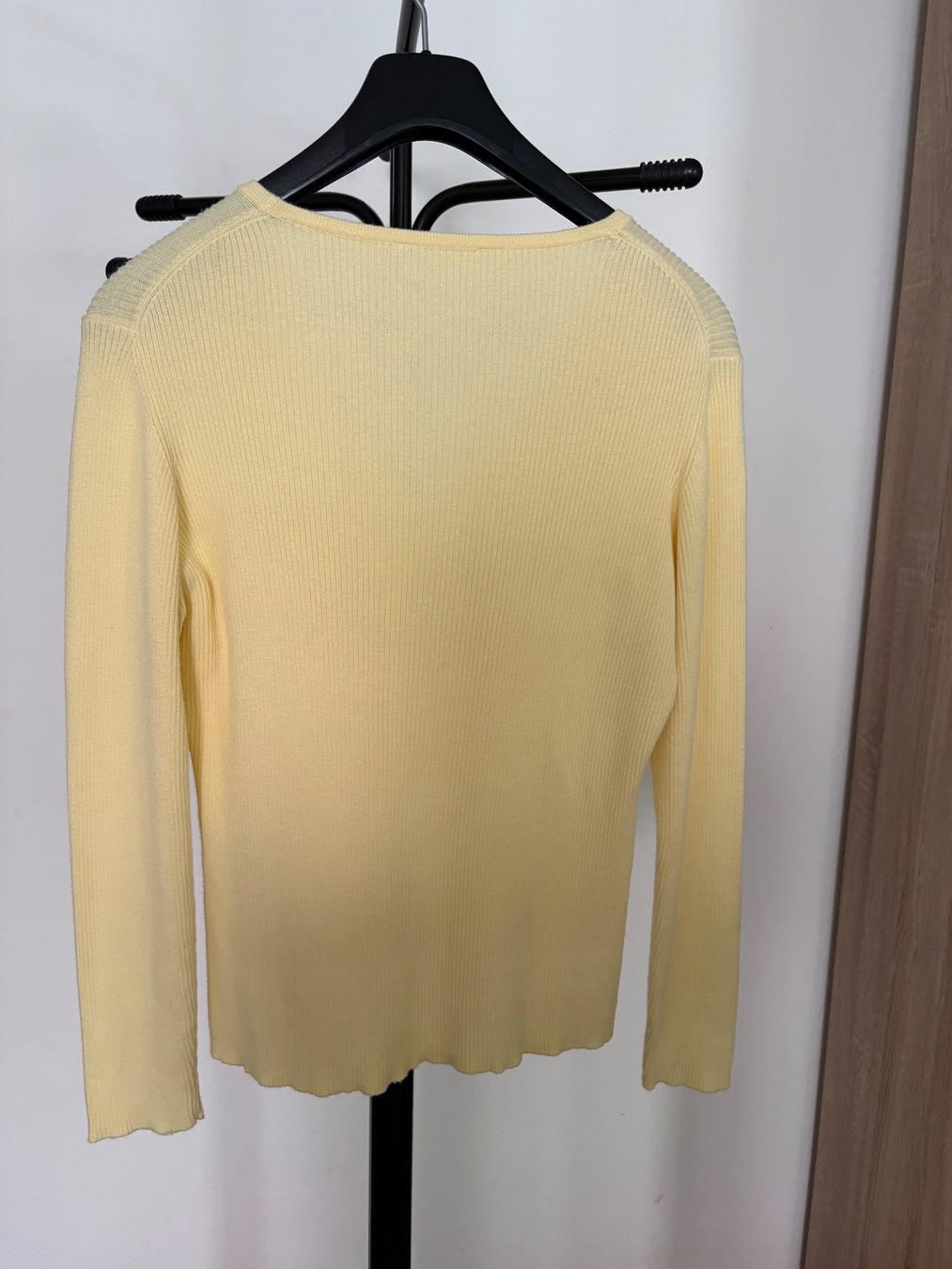 Lotti di vestiti: Jacke und T- Shirt – Usato da Zürich venduto da luc_2t2q 1