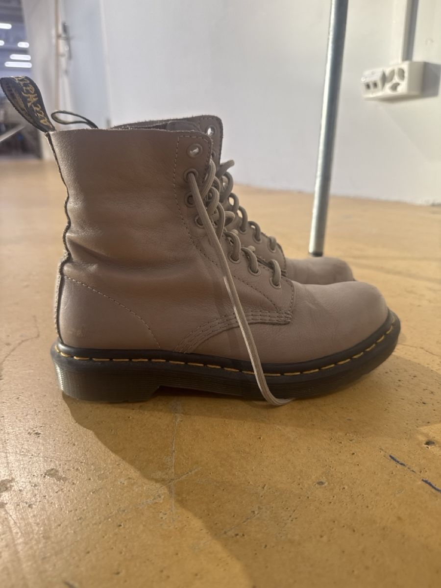 Dr. Martens Scarpe da donna: Dr. Martens 1460 Pascal – Usato da Luzern venduto da cha_hz5g