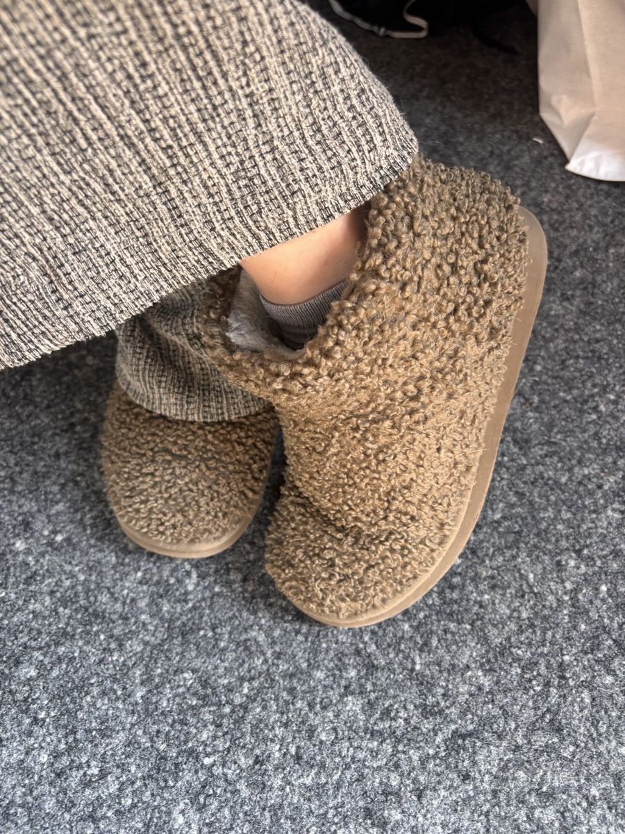 Scarpe da uomo: brown winter slippers – Usato da St. Gallen venduto da nin_sr87