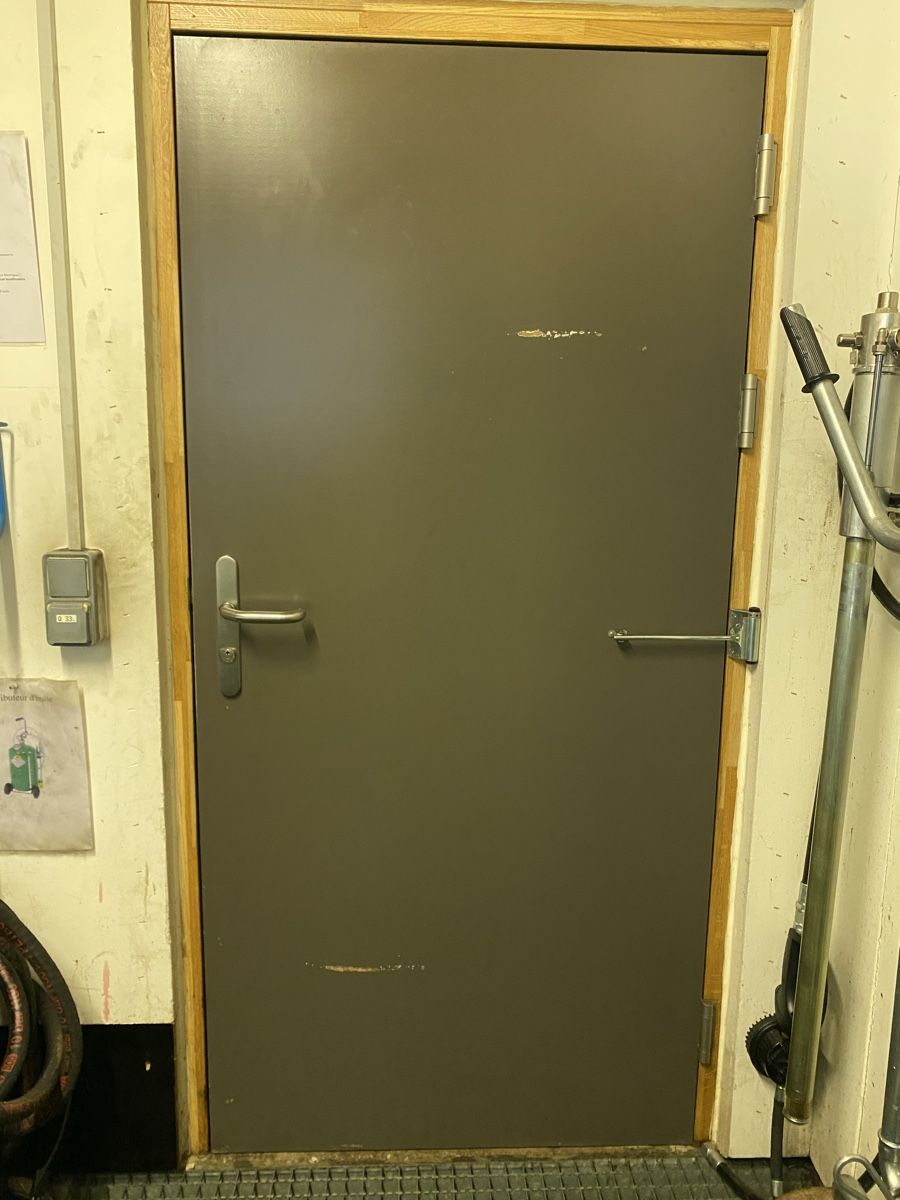 Porte: Porte coupe-feu J.P Marchand SA  – Usato da la chaux de fonds venduto da Britchon1 1