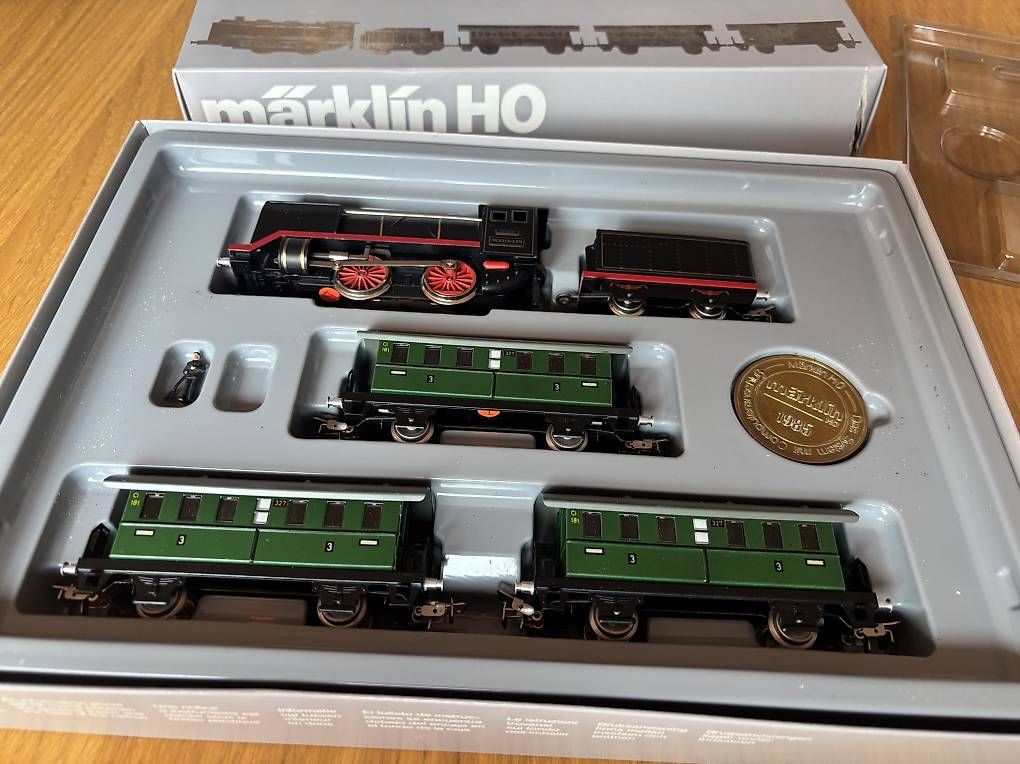Märklin Modelleisenbahnen: Coffret Märklin anniversaire – Gebraucht aus Orbe von car_8grw 1